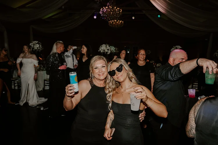 Guests dancing at Bowing Oaks wedding reception, Jacksonville FL